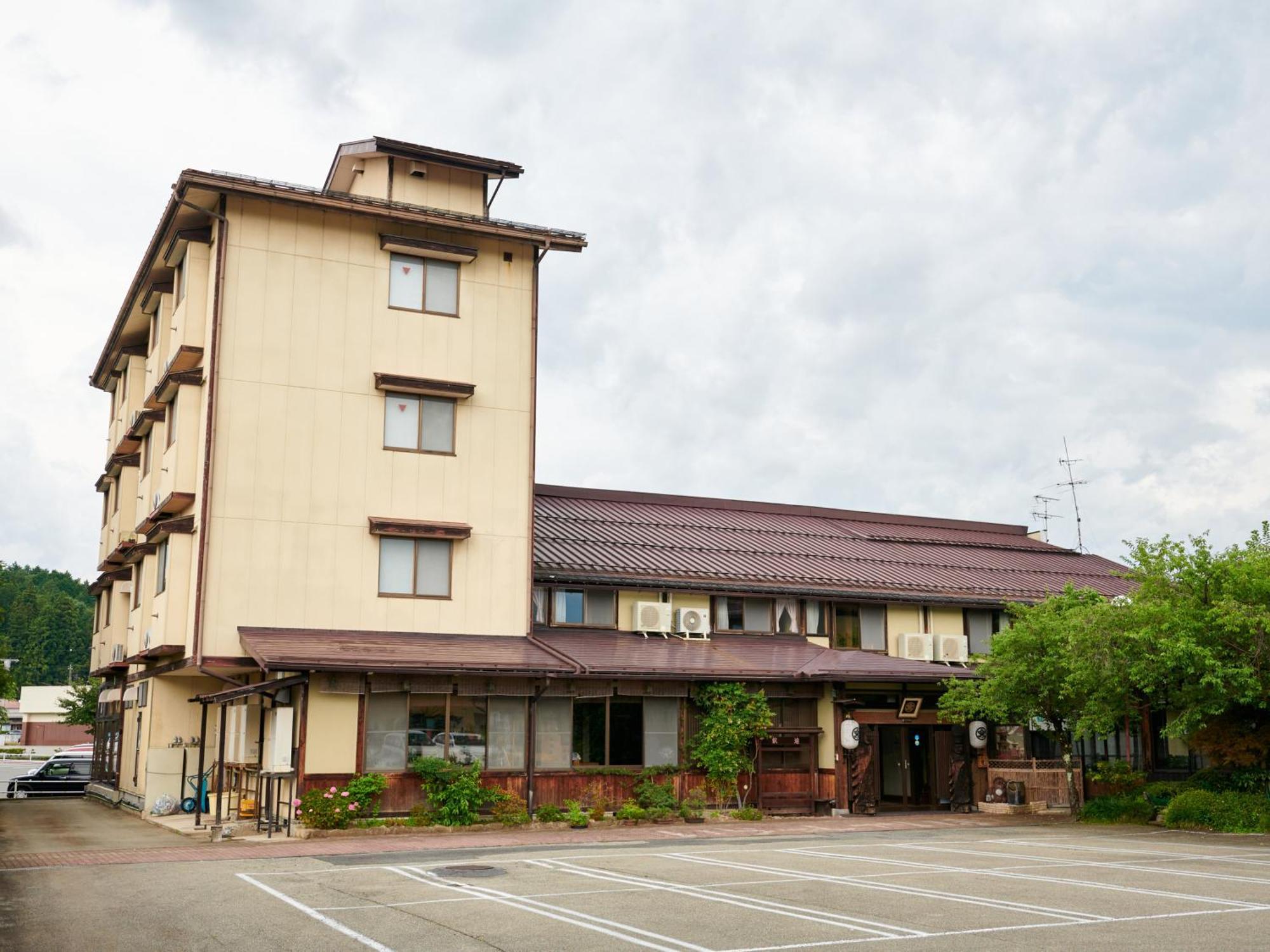Hotel Tabist Ryokufuen Kiyoharu Takajama Exteriér fotografie
